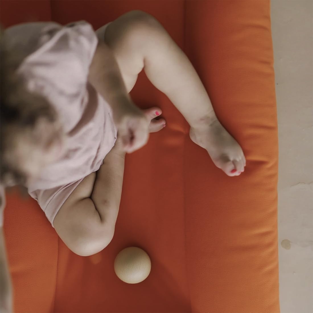 Beisurznga organic cotton surface offers softness without harsh chemicals.