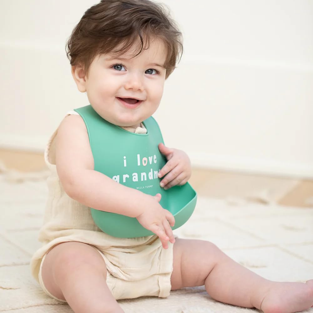 Bella Tunno I Love Grandma bib pocket catches crumbs and drips.