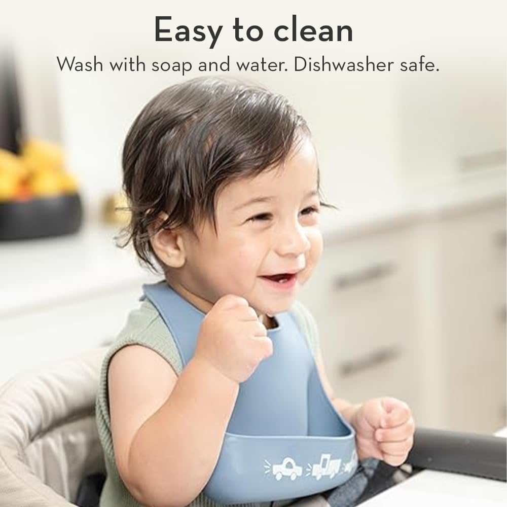 Bella Tunno Little Bites Bib wipes clean easily for daily use.