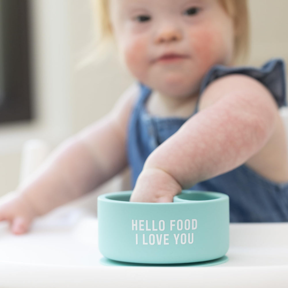 Bella Tunno suction base grips trays to reduce spills