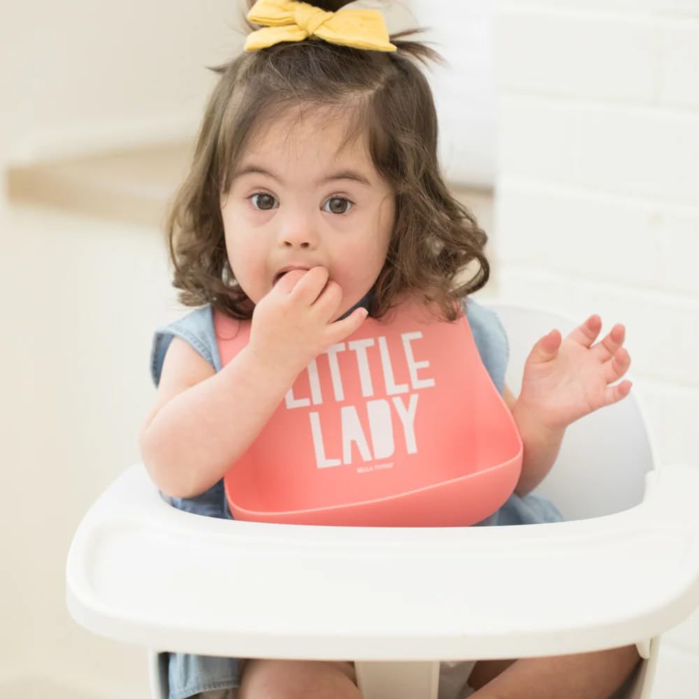 Bella Tunno Wonder Bib food-catcher-pocket captures crumbs to reduce mess