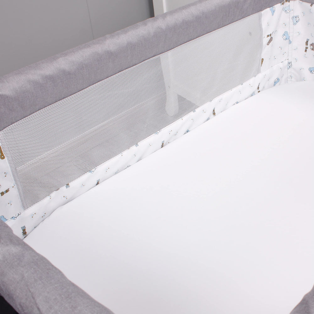 Belsden fitted bassinet sheet-elastic-bottom: secure, snug fit that stays in place.