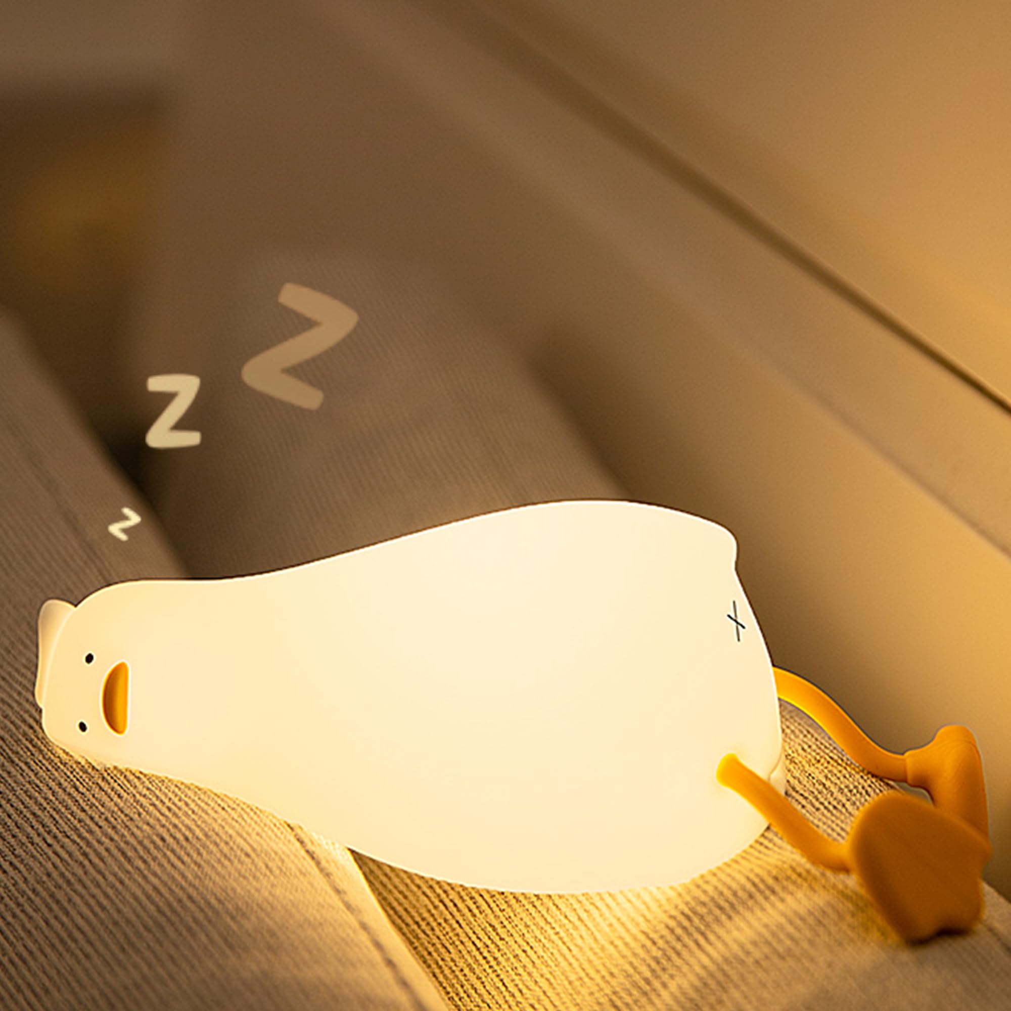 BemeedLigt duck night light with soft silicone for a cozy nursery.
