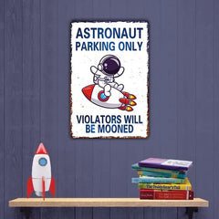 Bestylez astronaut sign metal, outdoor-ready and weather resistant.