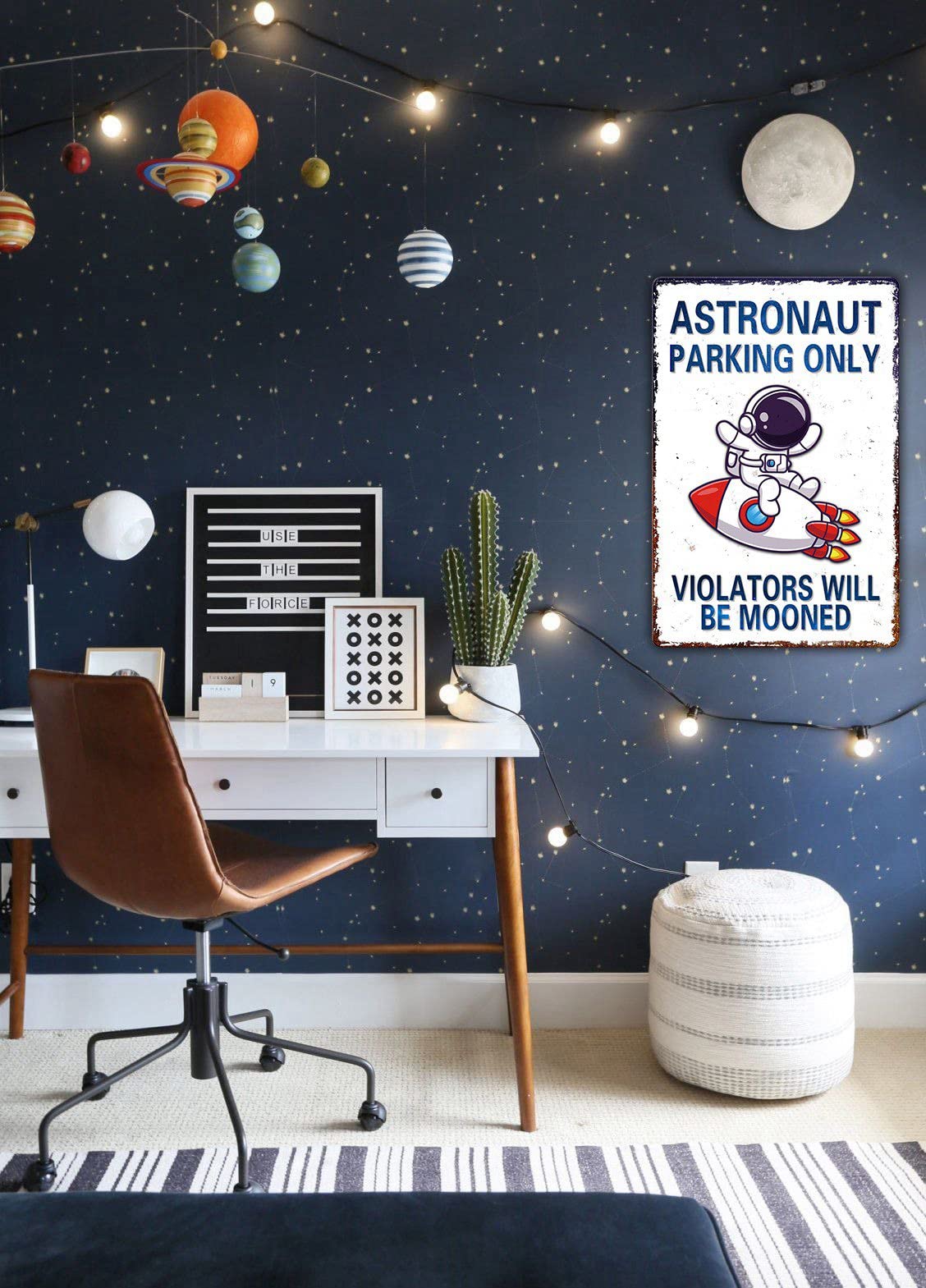 Bestylez easy-hang space wall decor for door, fence, or wall mounting.