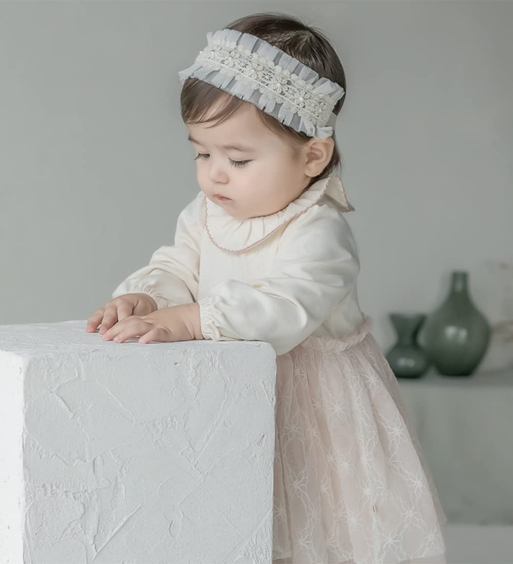 Bethynas photography-friendly headband for family moments and birthdays