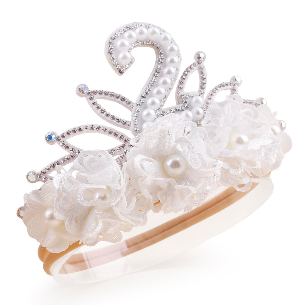 BFNAAgirl birthday crown prop ideal for photos and party celebrations.