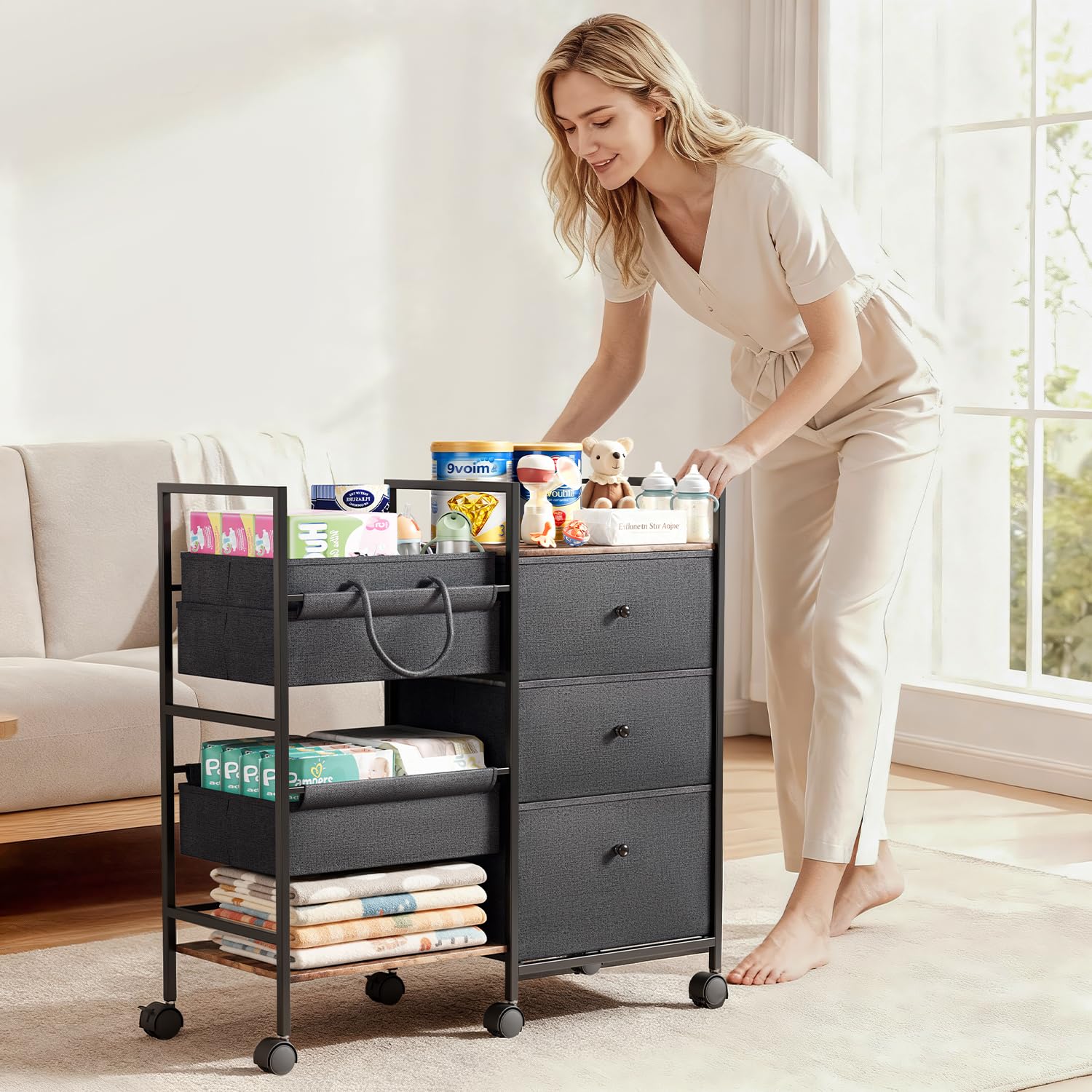 BG-BABYGO open bins left enable flexible storage on-demand.