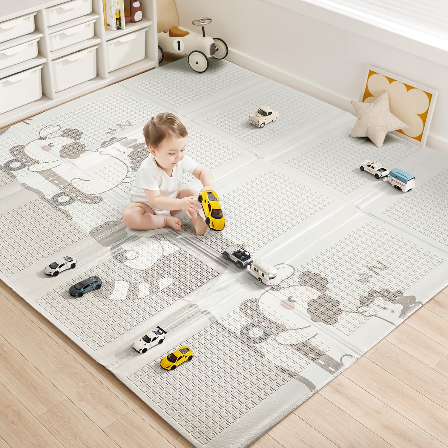 BG-BABYGO reversible design play mat enhances playtime with two cute patterns.