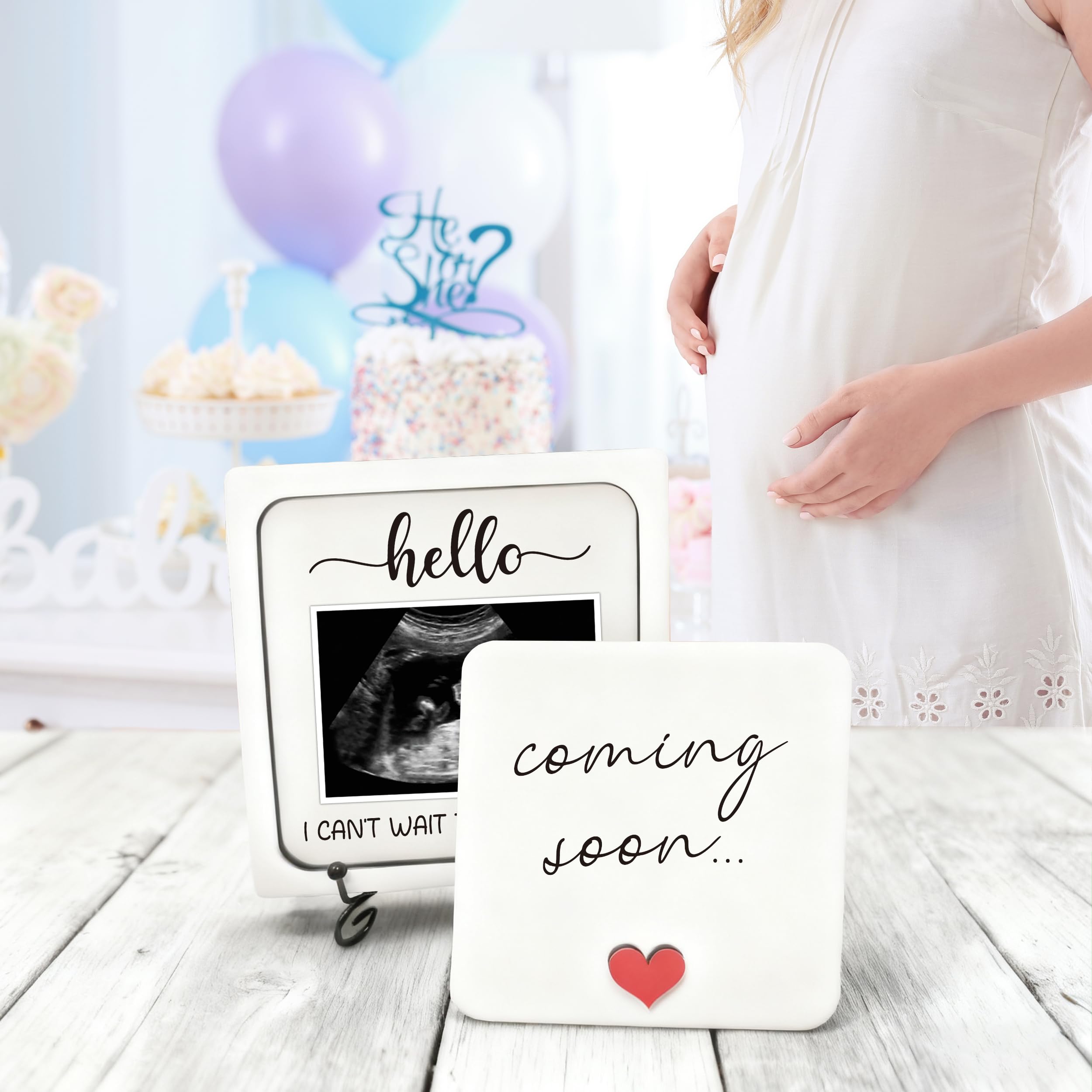 BGFMVS surprise box frame announces pregnancy with messages.