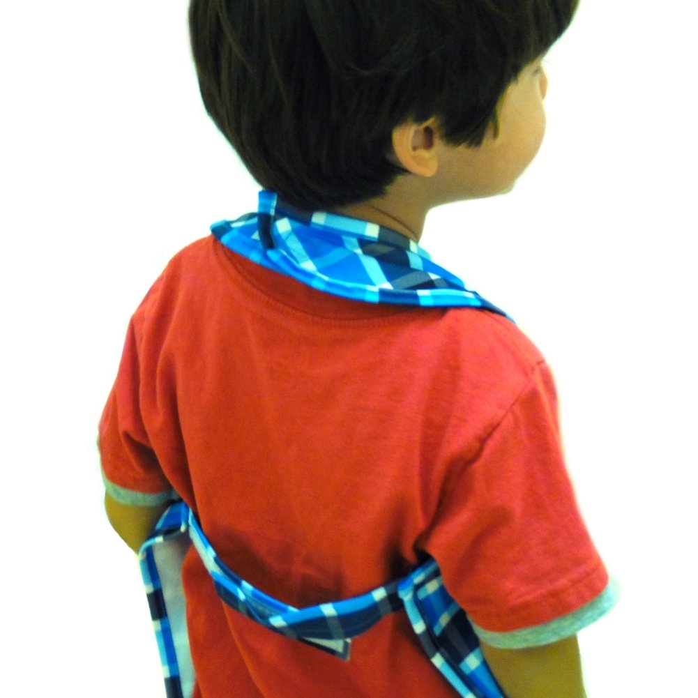 BIB-ON three-pocket design catches spills and crumbs at meals.