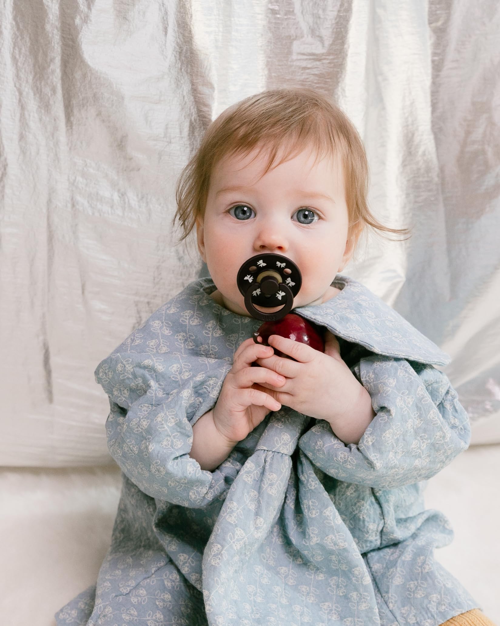 BIBS natural rubber latex material provides softness for tiny mouths.