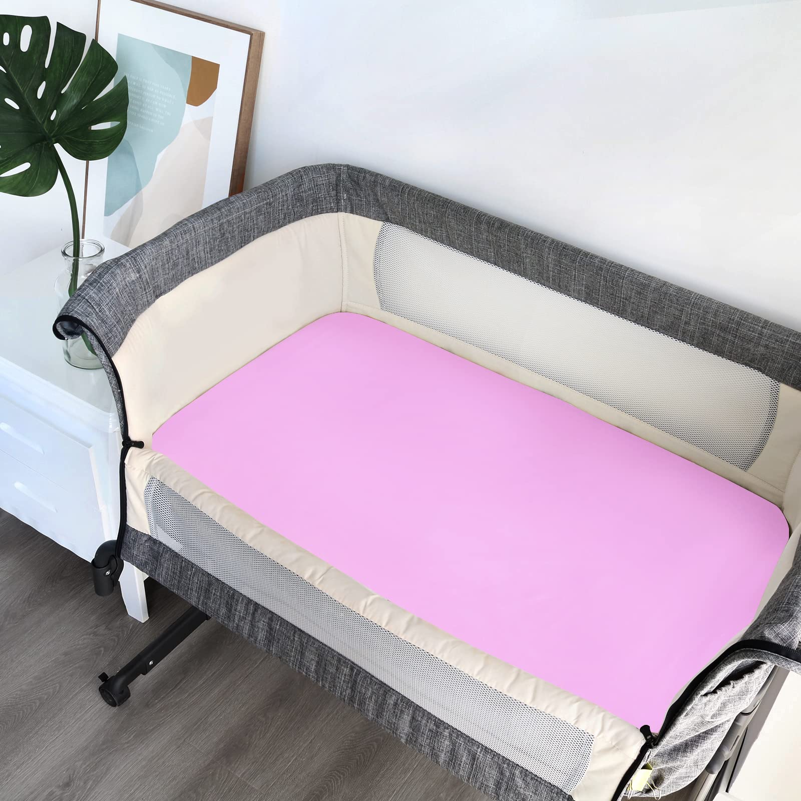 Biloban 4-pack offers durable protection and easy rotation to keep bassinet clean.