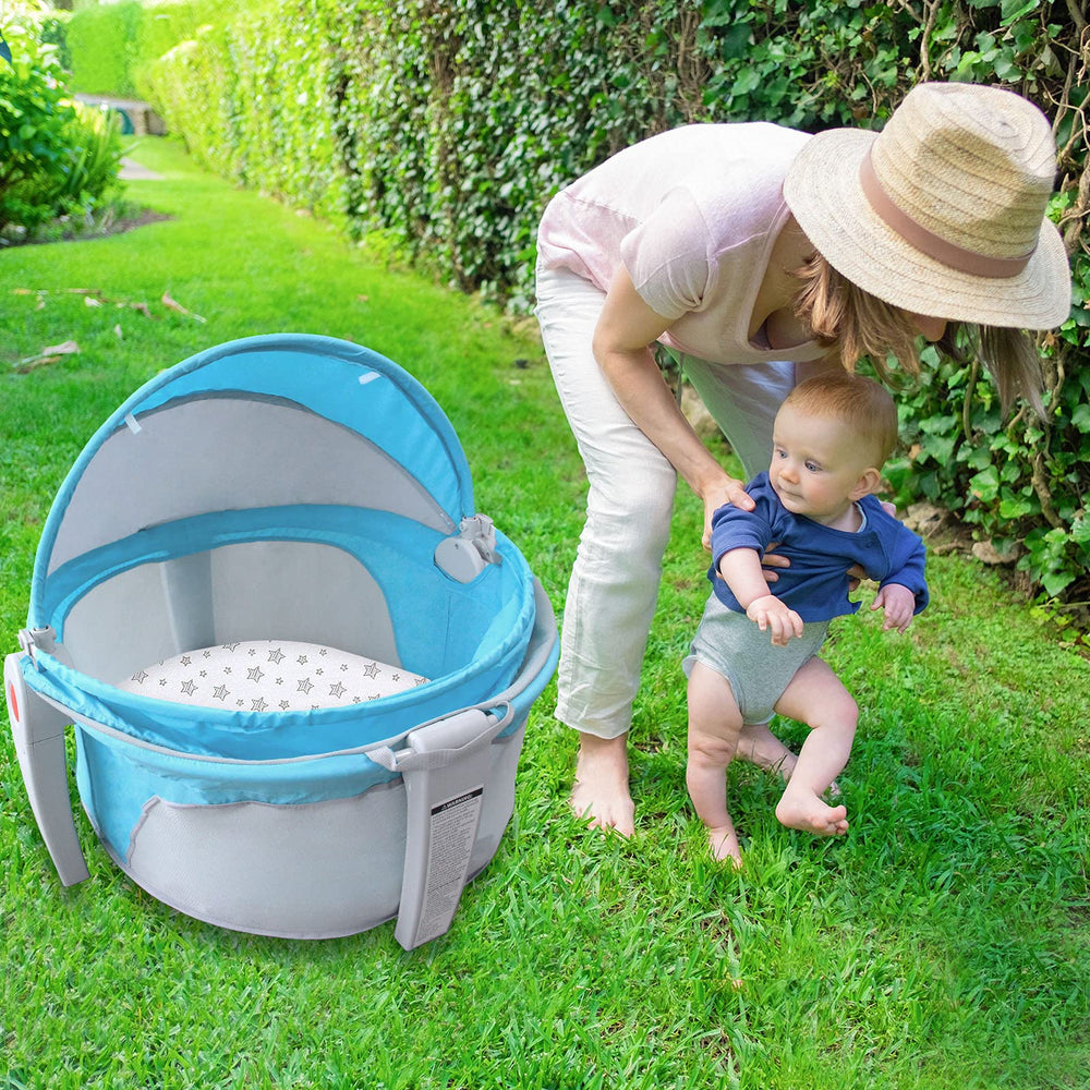 Biloban bassinet-mattress-protection helps keep the surface clean and comfy.