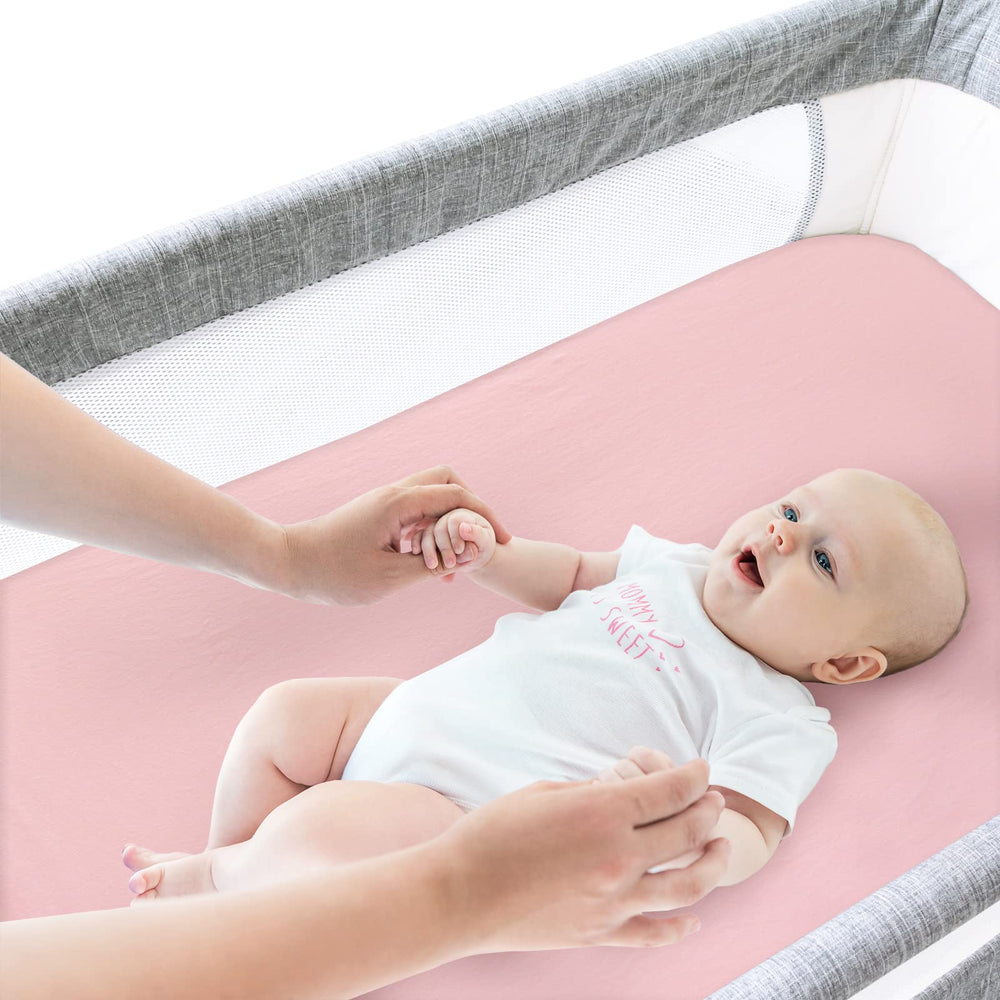 Biloban two-pack bassinet sheet for easy care and reliable replacement