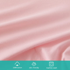 Biloban bassinet-sheets-elastic-edge stay securely in place for a tidy bassinet.