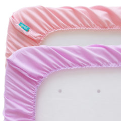Biloban sheet fits 33x20 bassinet mattresses securely for a snug sleep surface.