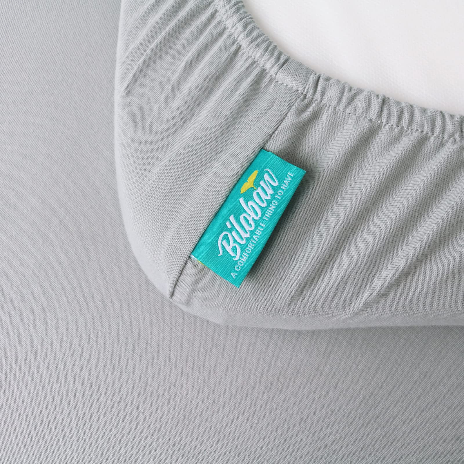 Biloban comfort snug-fit edge keeping the sheet securely in place.