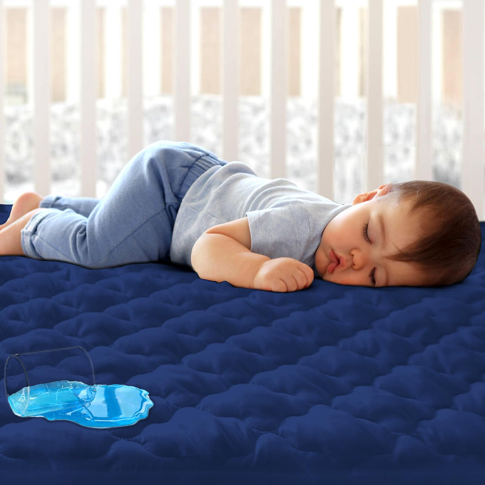 Biloban crib mattress protector with deep skirt and elastic band for a snug, secure fit