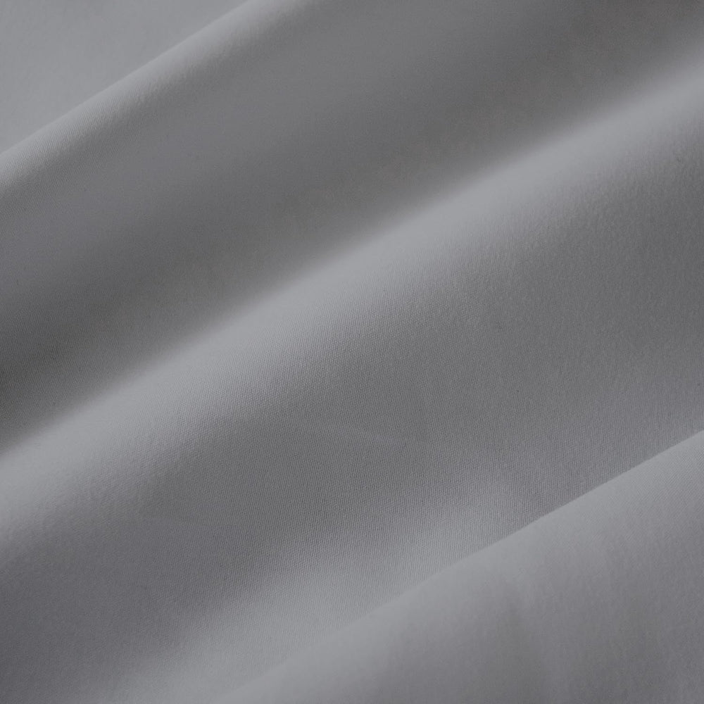 Biloban easy-care finish dries quickly after machine washing.