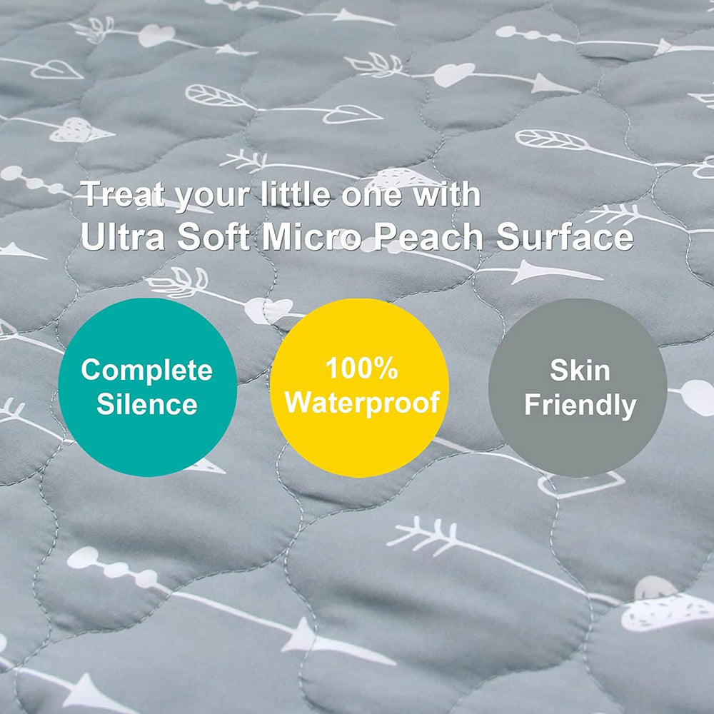 Biloban Graco Pack n Play compatible sheet keeps surfaces dry and comfortable.