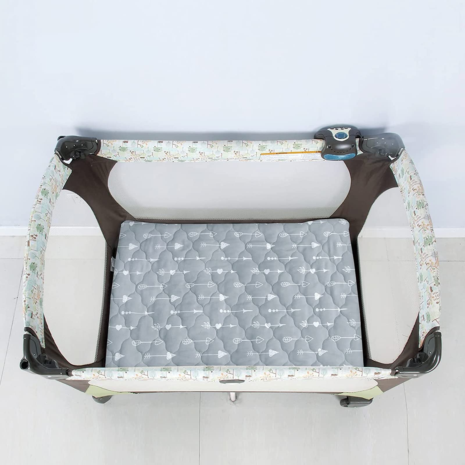 Biloban machine washable pad cover simplifies cleanup after spills.