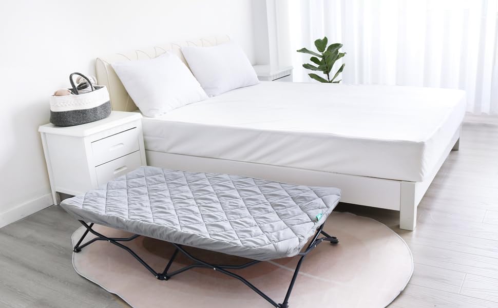 Biloban machine-washable travel sheet simplifies cleanup after adventures.