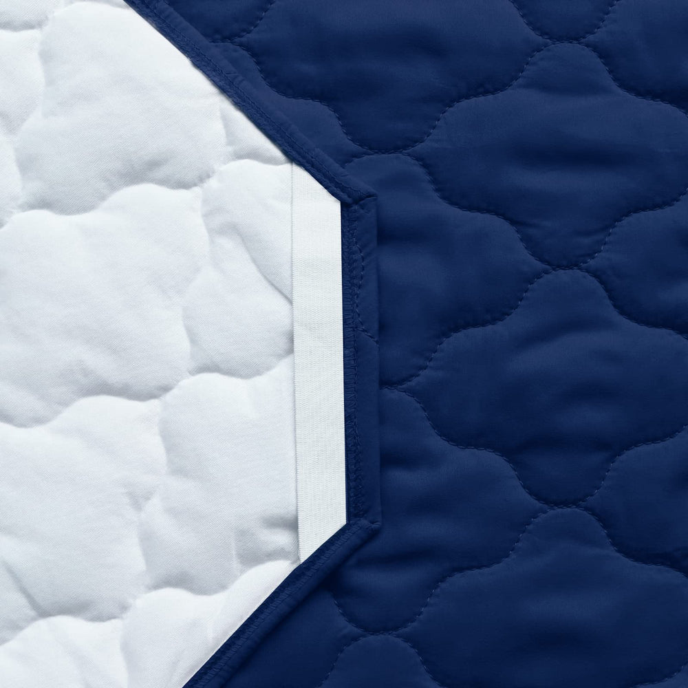 Biloban microfiber surface is gentle on sensitive skin.