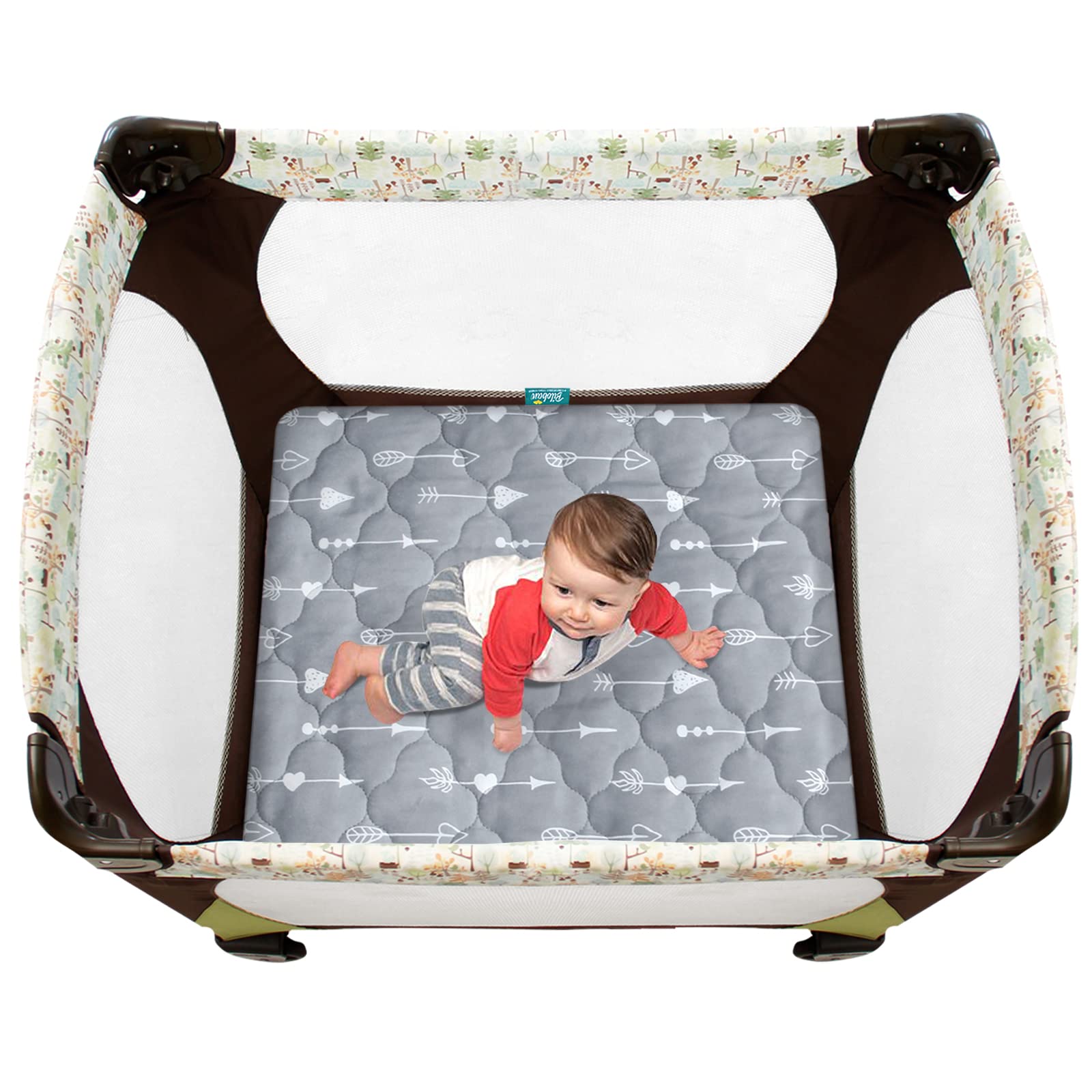 Biloban no-crinkle waterproof layer stays quiet as baby moves.
