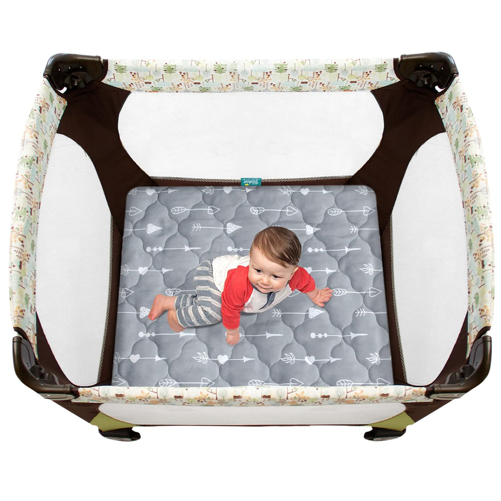 Biloban no-crinkle waterproof layer stays quiet as baby moves.