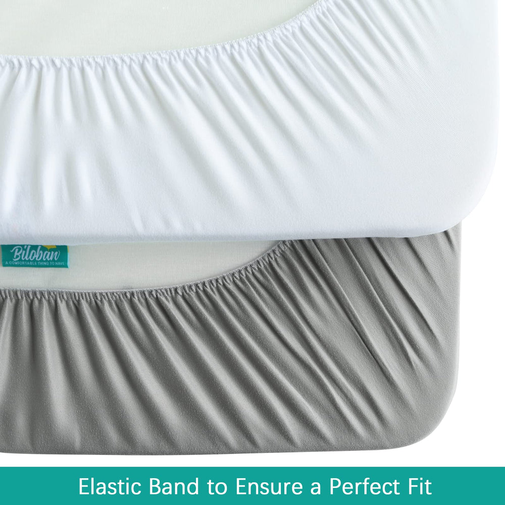 Biloban skin-friendly knit fabric offers a soft touch for sensitive baby skin.
