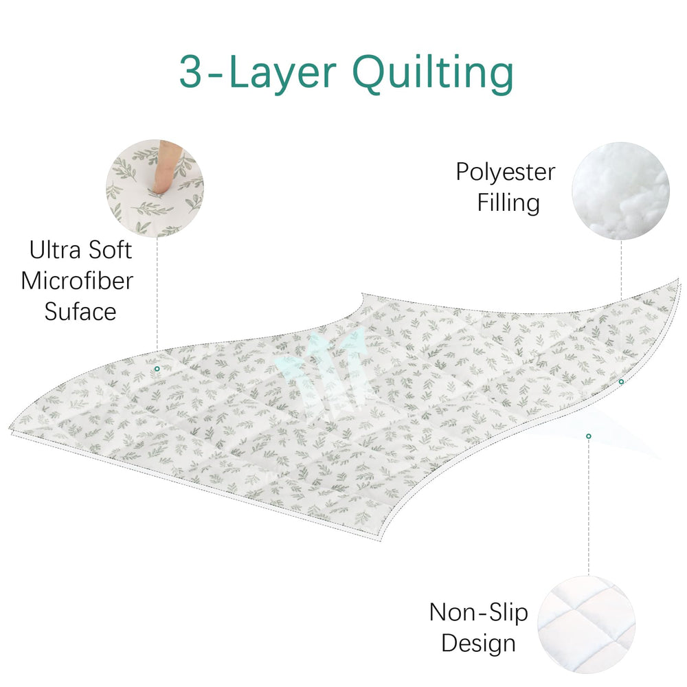 Biloban Regalo My Cot sheet quilted detail adds cushioned support.