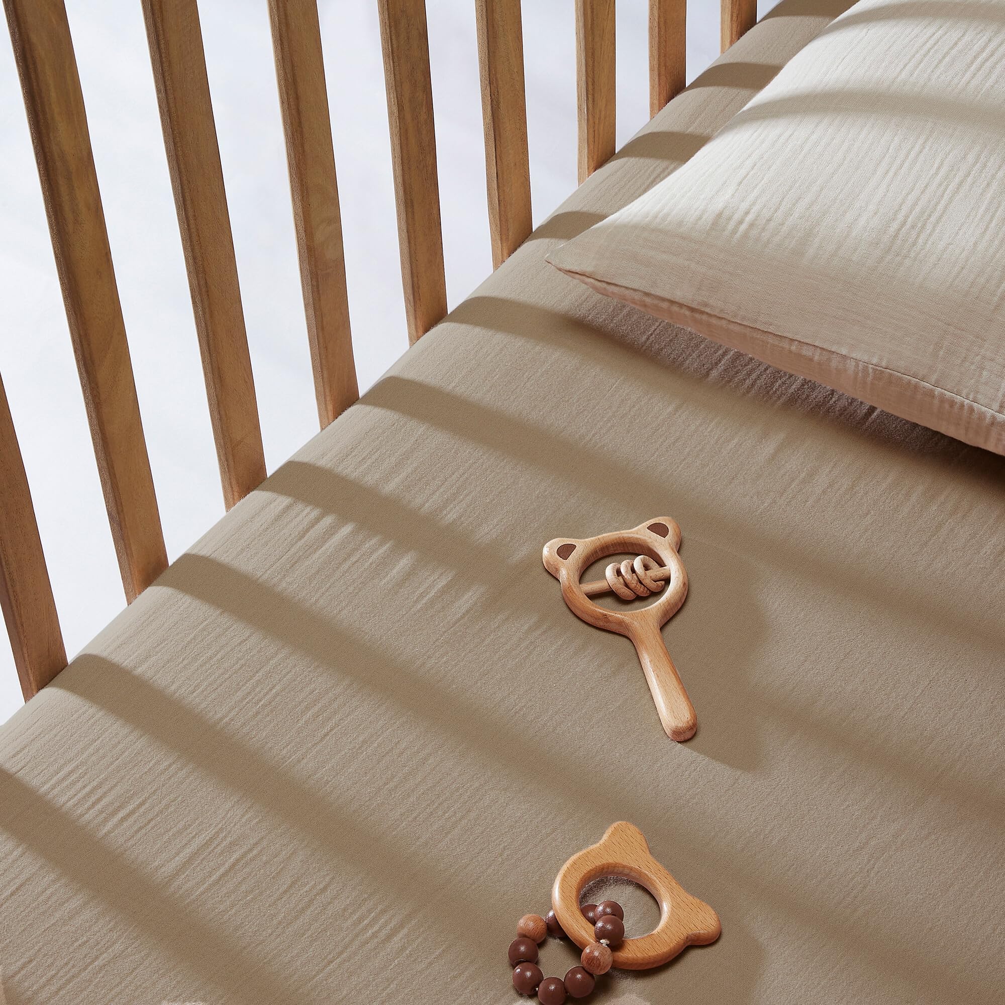 BIOWEAVES GOTS-certified organic muslin sheet signals safe, pure materials.