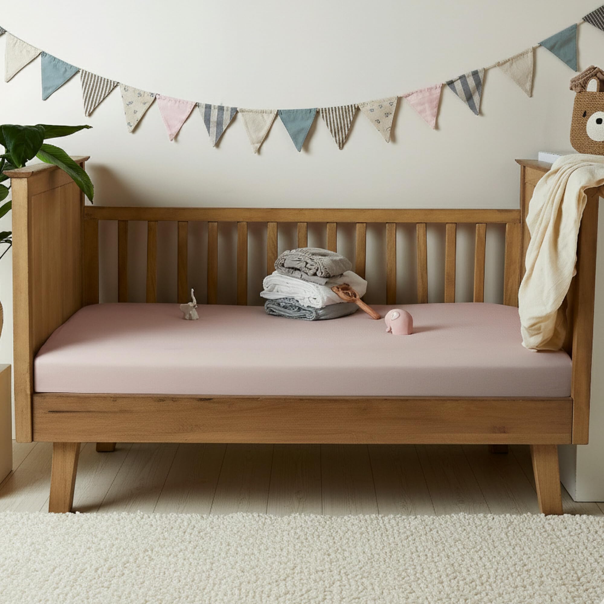 BIOWEAVES mini crib sheet fits standard mini cribs and bassinets.