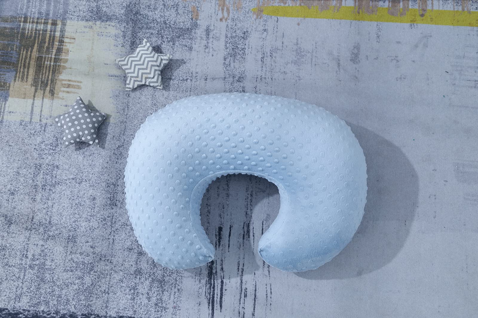 Machine washable design simplifies post-feed cleanup and care