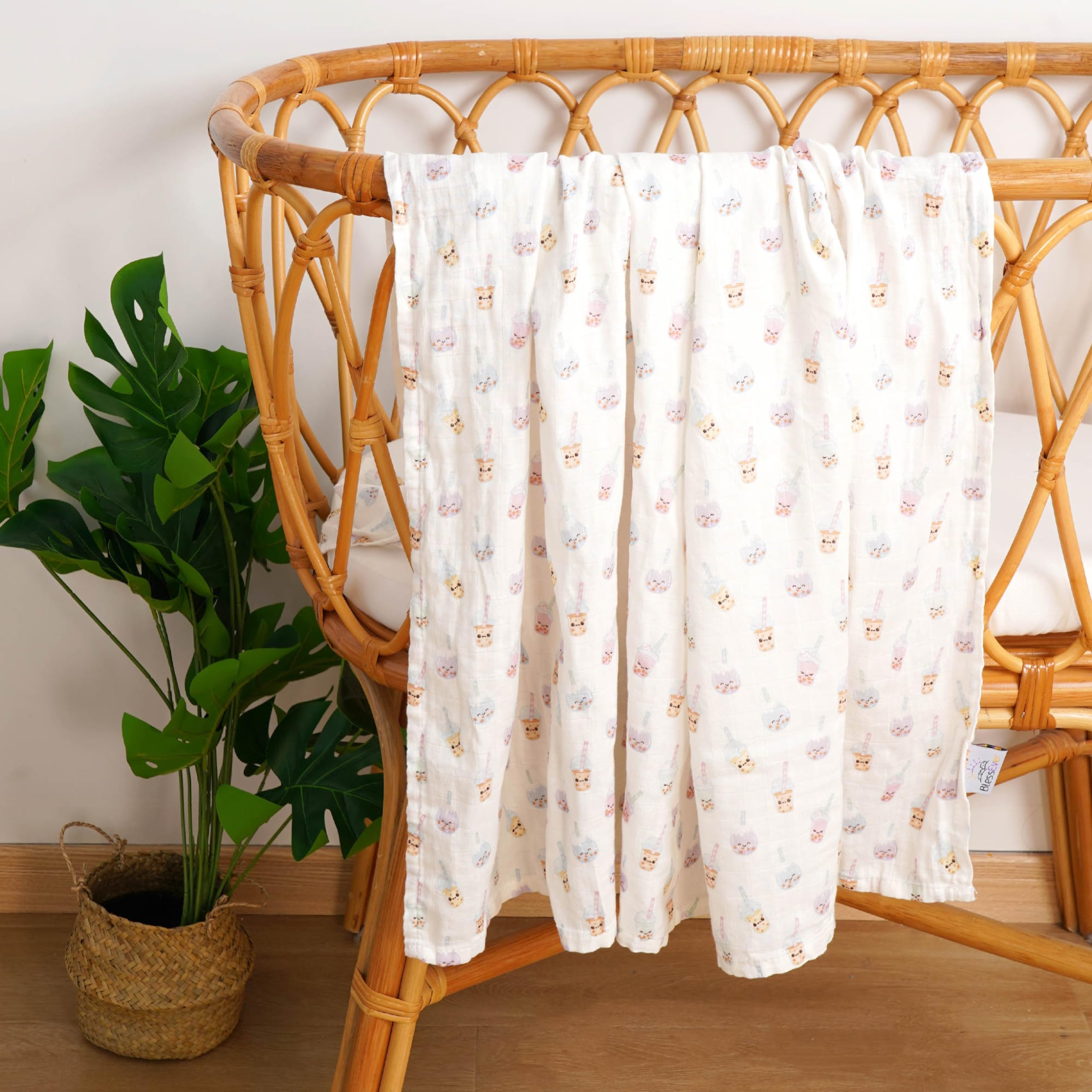 BlessEver muslin swaddle blanket UV protection for sunny stroller outings.