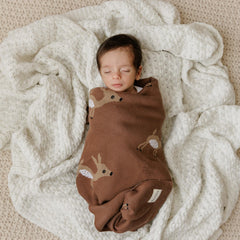 Bleu La La baby blanket closeup shows soft cotton texture for sensitive skin.