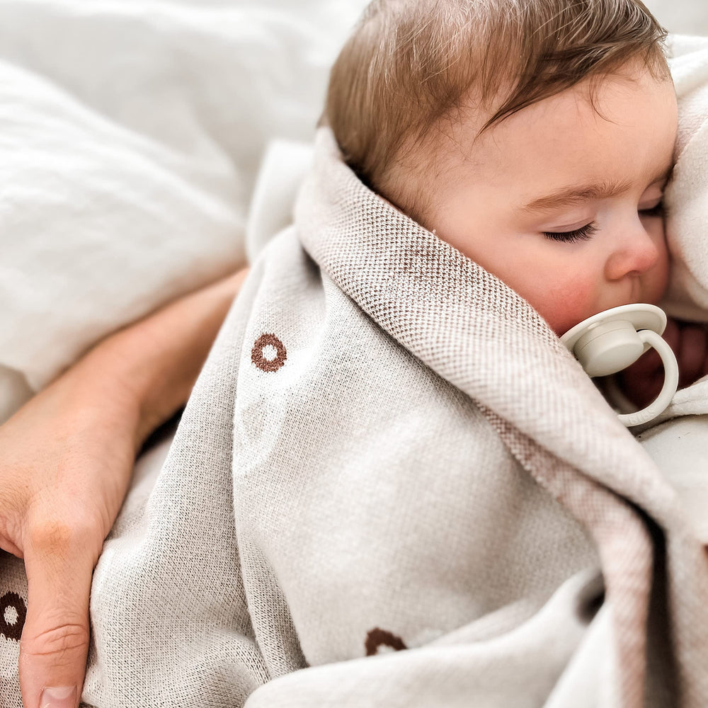 Bleu La La soft cotton blanket close-up reveals breathable fabric