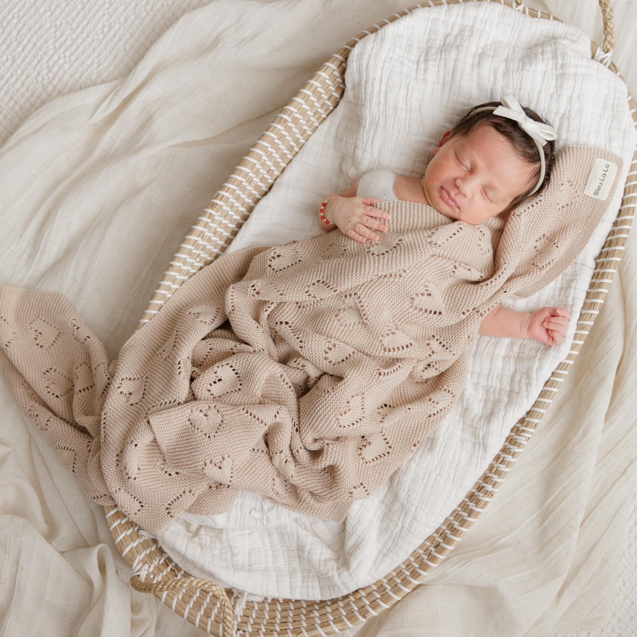 Bleu La La Heirloom Knit Heart Blanket cotton fiber detail highlights premium fabric