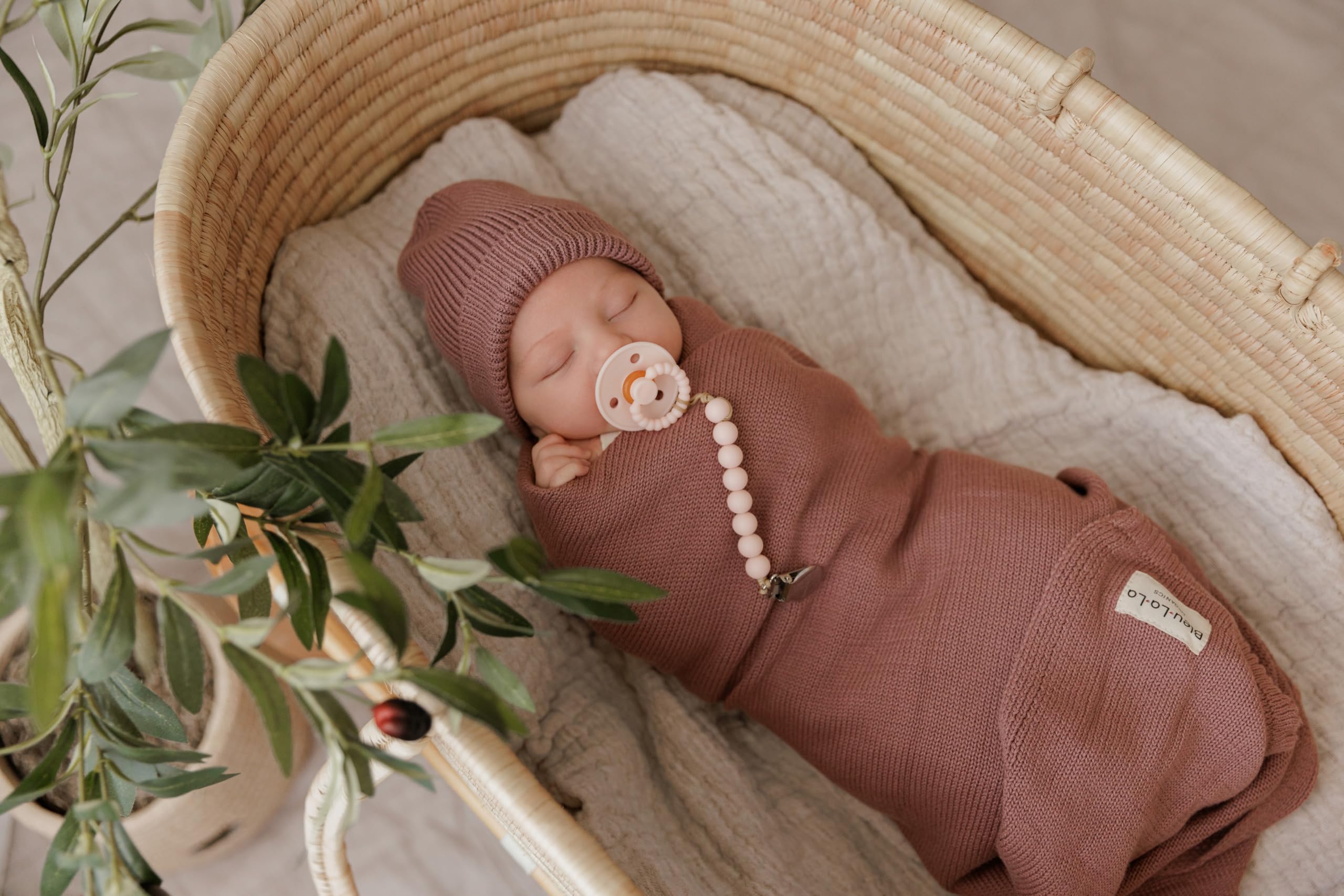 Bleu La La Luladream soft teething handle closeup for chewing