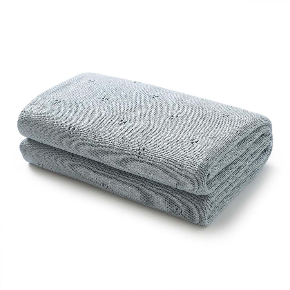 Bleu La La Pointelle swaddle unisex-design, suitable for boys and girls in any nursery.