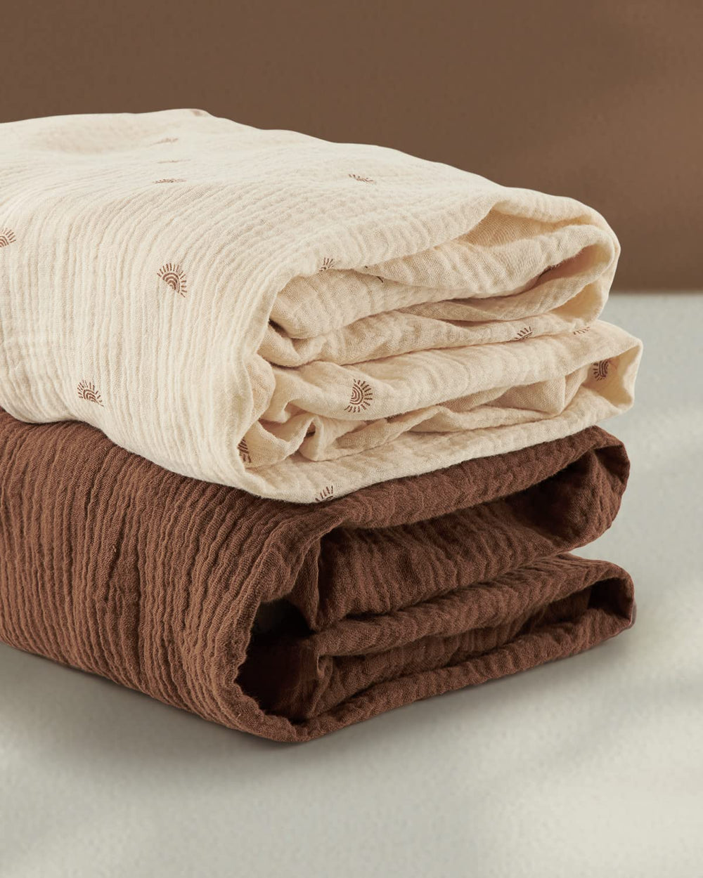 Blissful Diary muslin bassinet sheet Sunshine Brown for rectangle mattresses, snug and secure