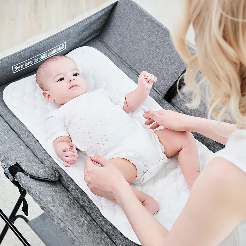 BlueSnail Quilted Changing Pad Liner Snow White is reusable and easy to machine wash.