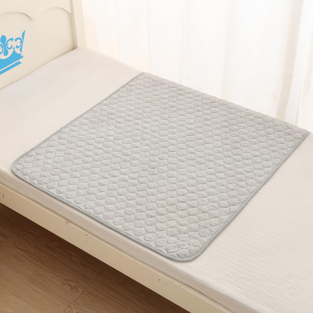 BlueSnail underpads, dark gray, 34x36, top view highlighting quilted softness and leak protection