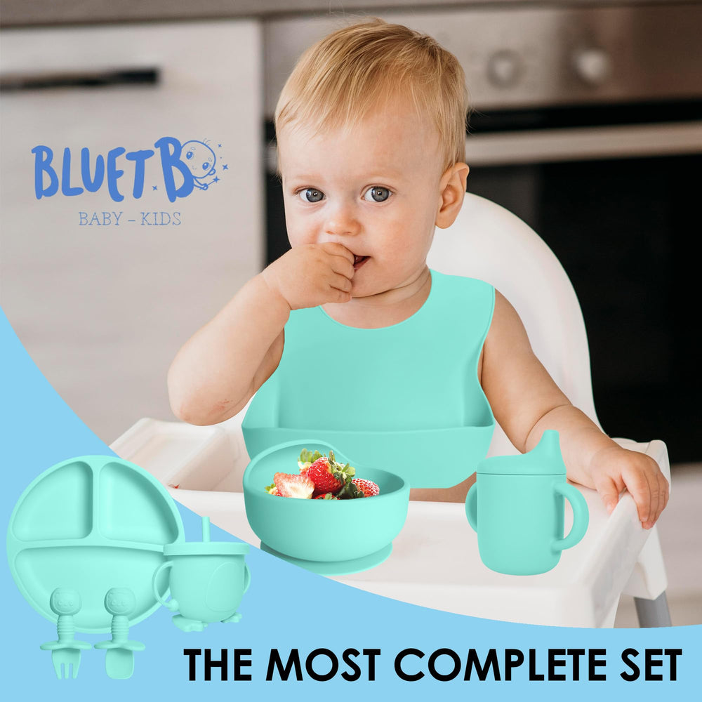 Bluet B baby utensils set in green.