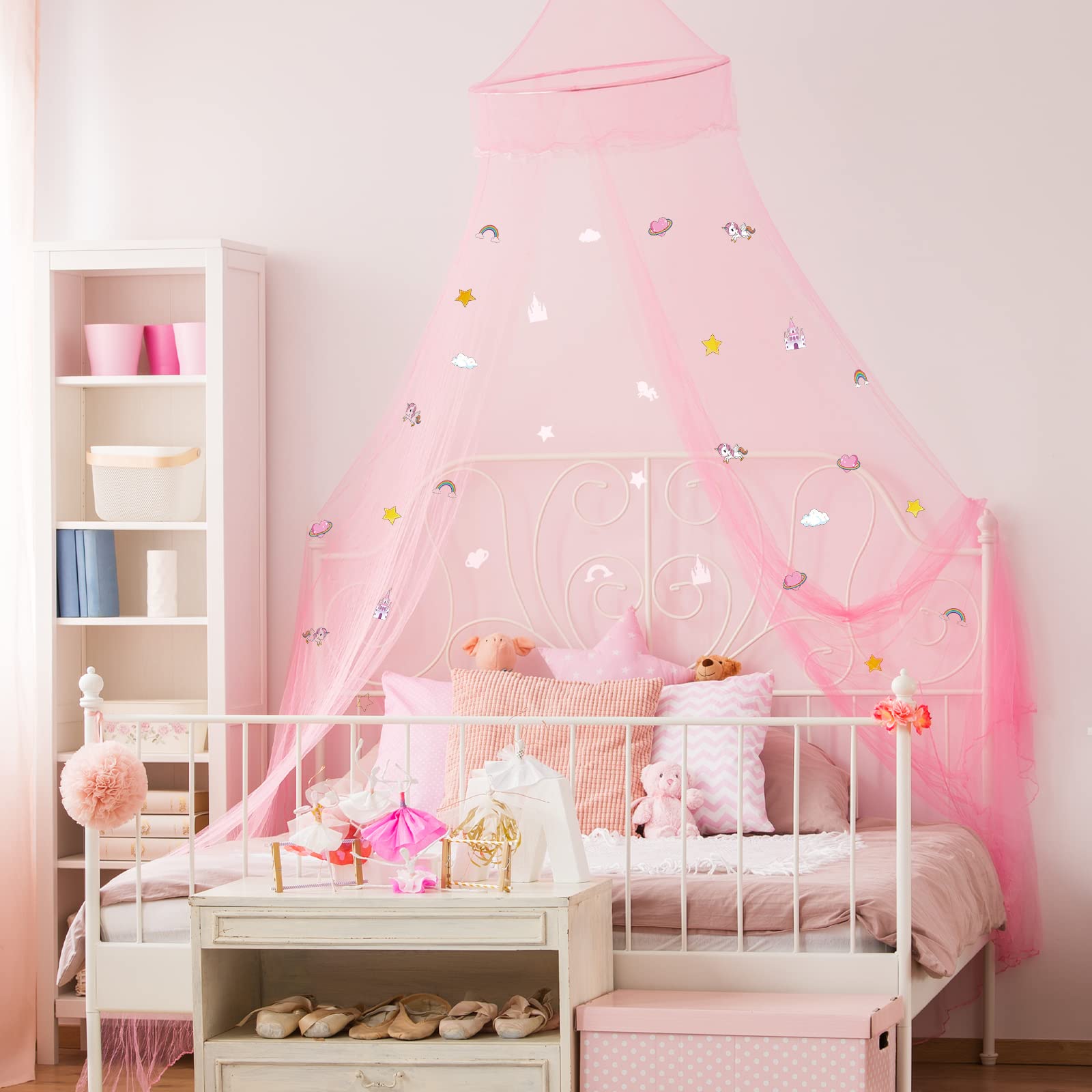 Boao canopy for infant or toddler beds enables playful room decor and sleep ambiance.