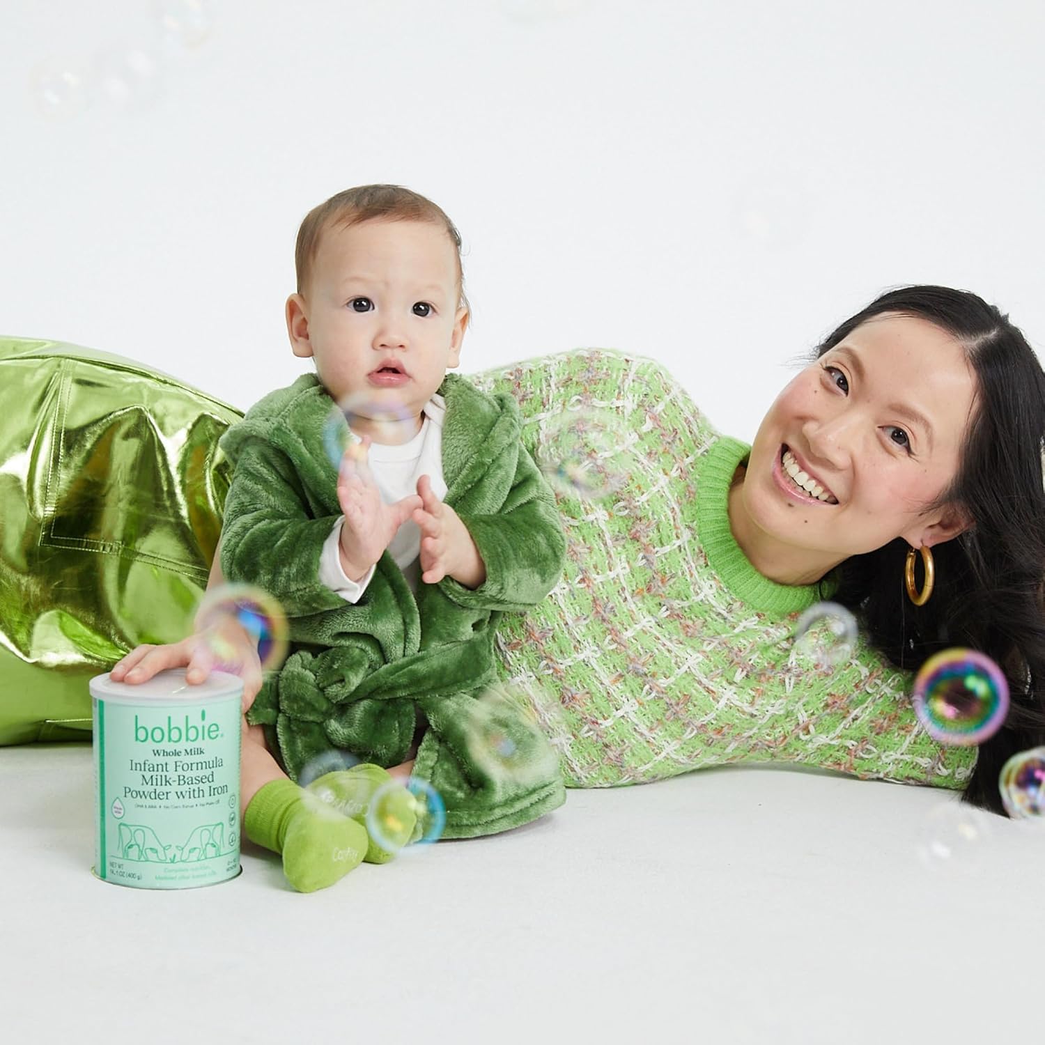 Bobbie brand packaging unboxing scene suggests a trustworthy baby formula choice.