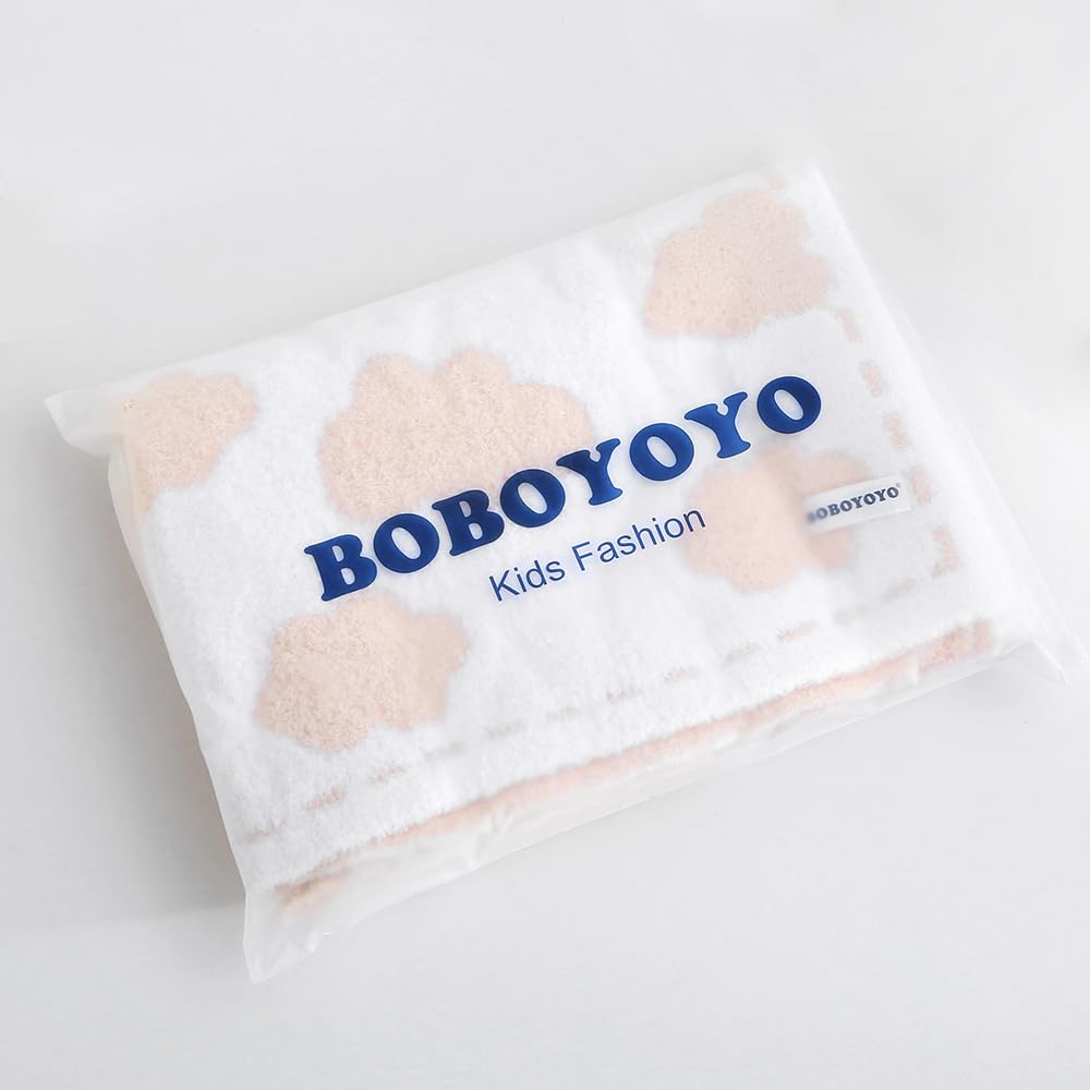 BOBOYOYO plush blanket with cloud pattern suitable for year-round use