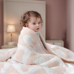 BOBOYOYO plush blanket with dinosaur pattern keeps baby warm during car rides