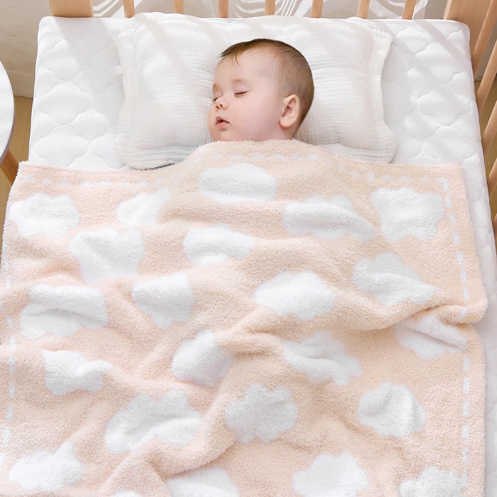 BOBOYOYO plush blanket with giraffe pattern adds playful style for stroller naps